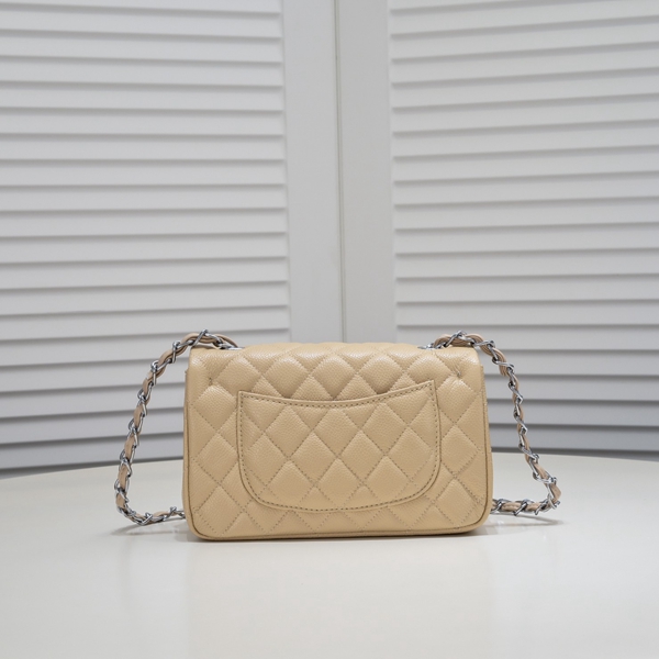 シャネルバッグ側面デザイン